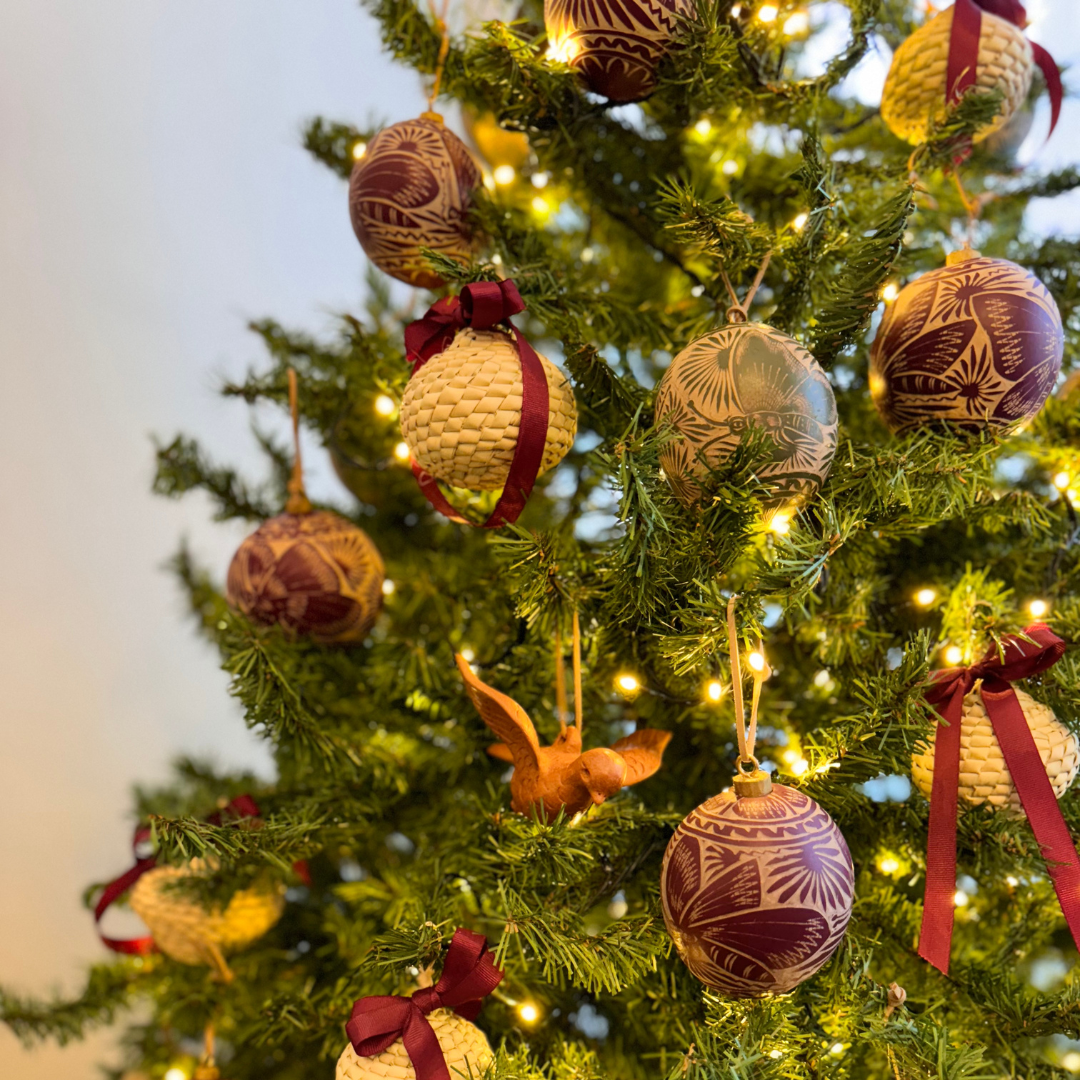 Natural Sphere with Suede Cord | Pearl White (Set 6 Pieces)