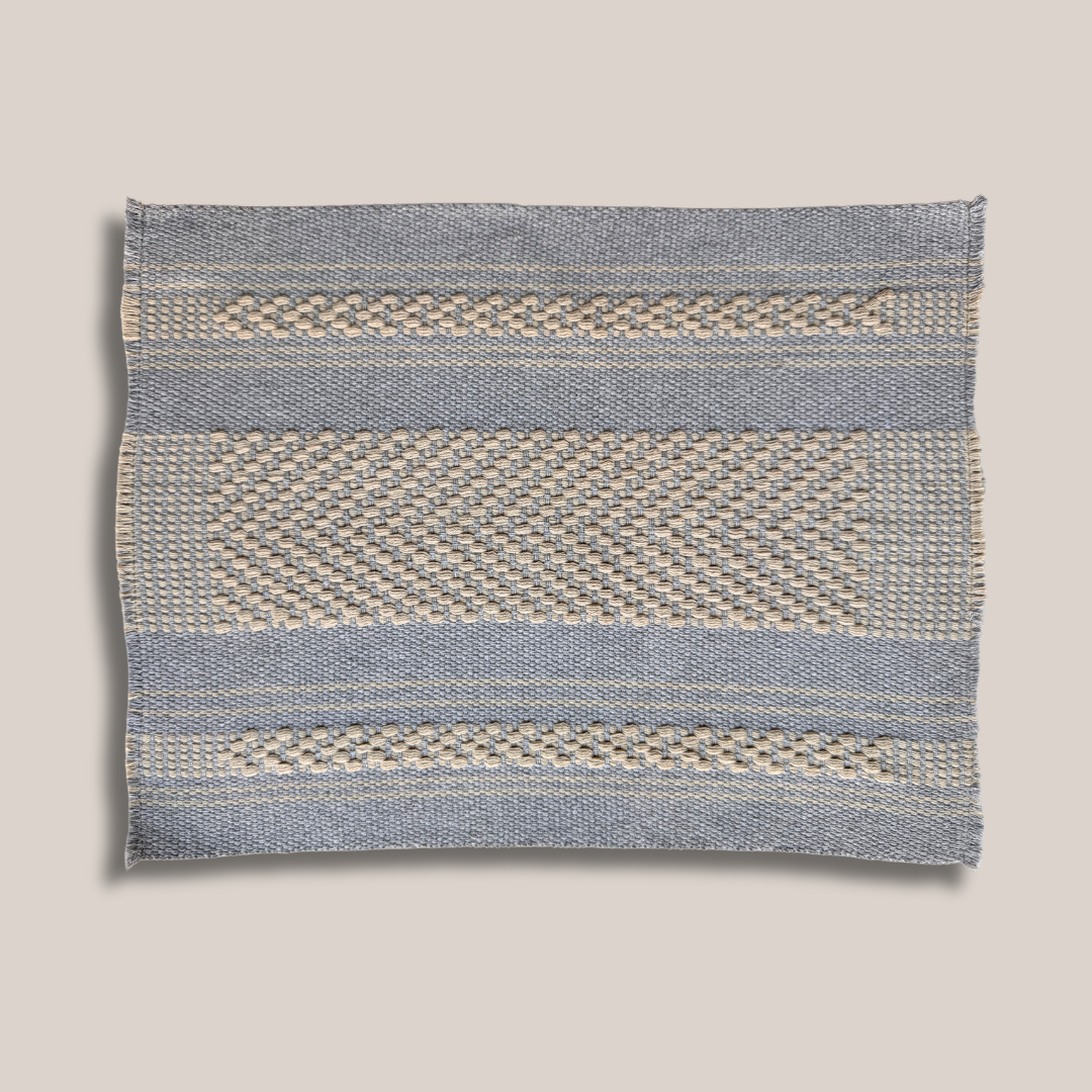 Martha Placemats, Spikes