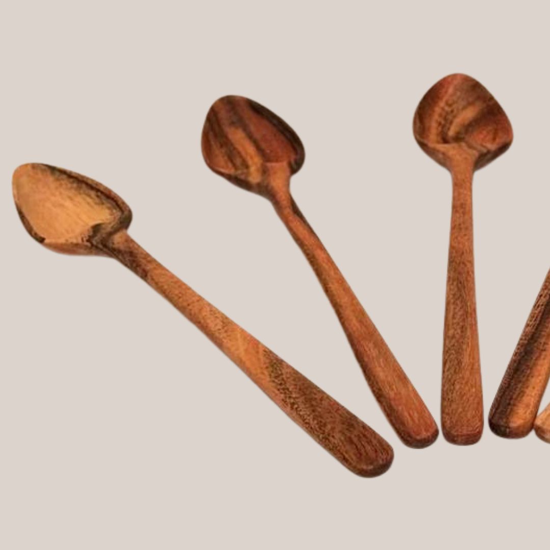 Set de 4 Cucharas de Corazón Pequeñas, Madera Grisiña