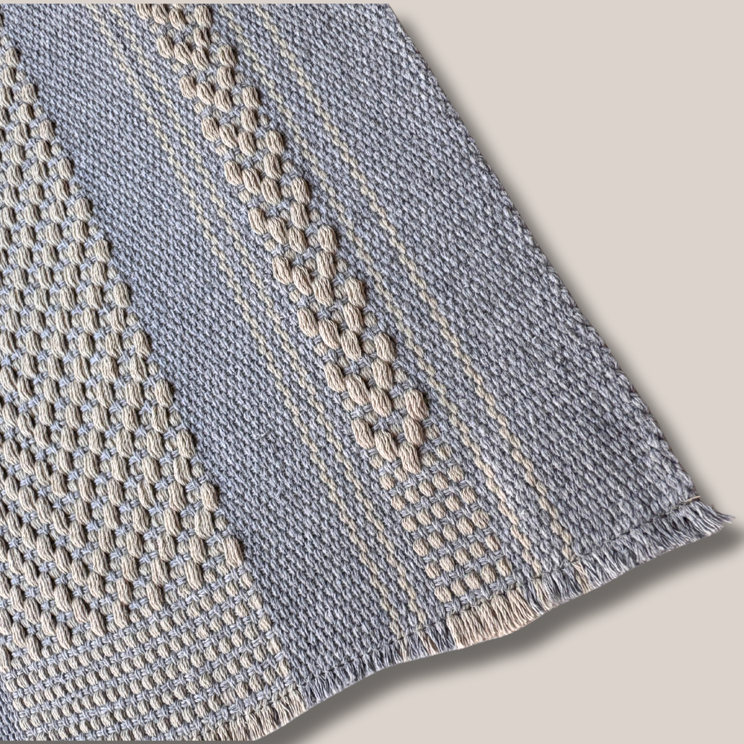 Martha Placemats, Spikes