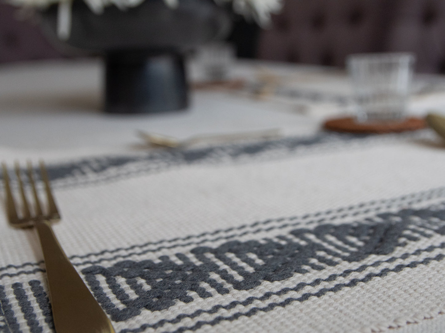 Martha Placemats, Spikes