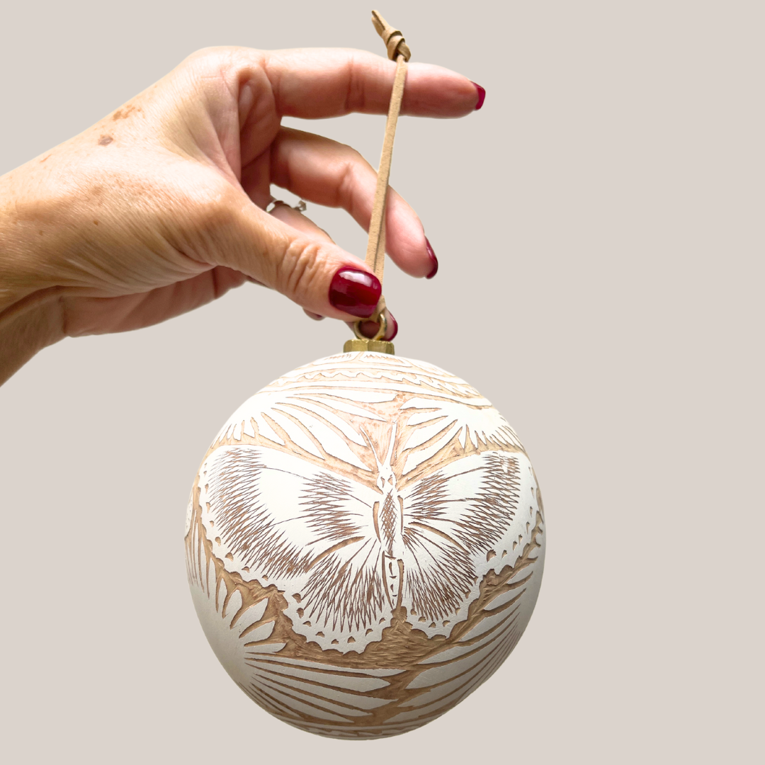 Natural Sphere with Suede Cord | Pearl White (Set 6 Pieces)